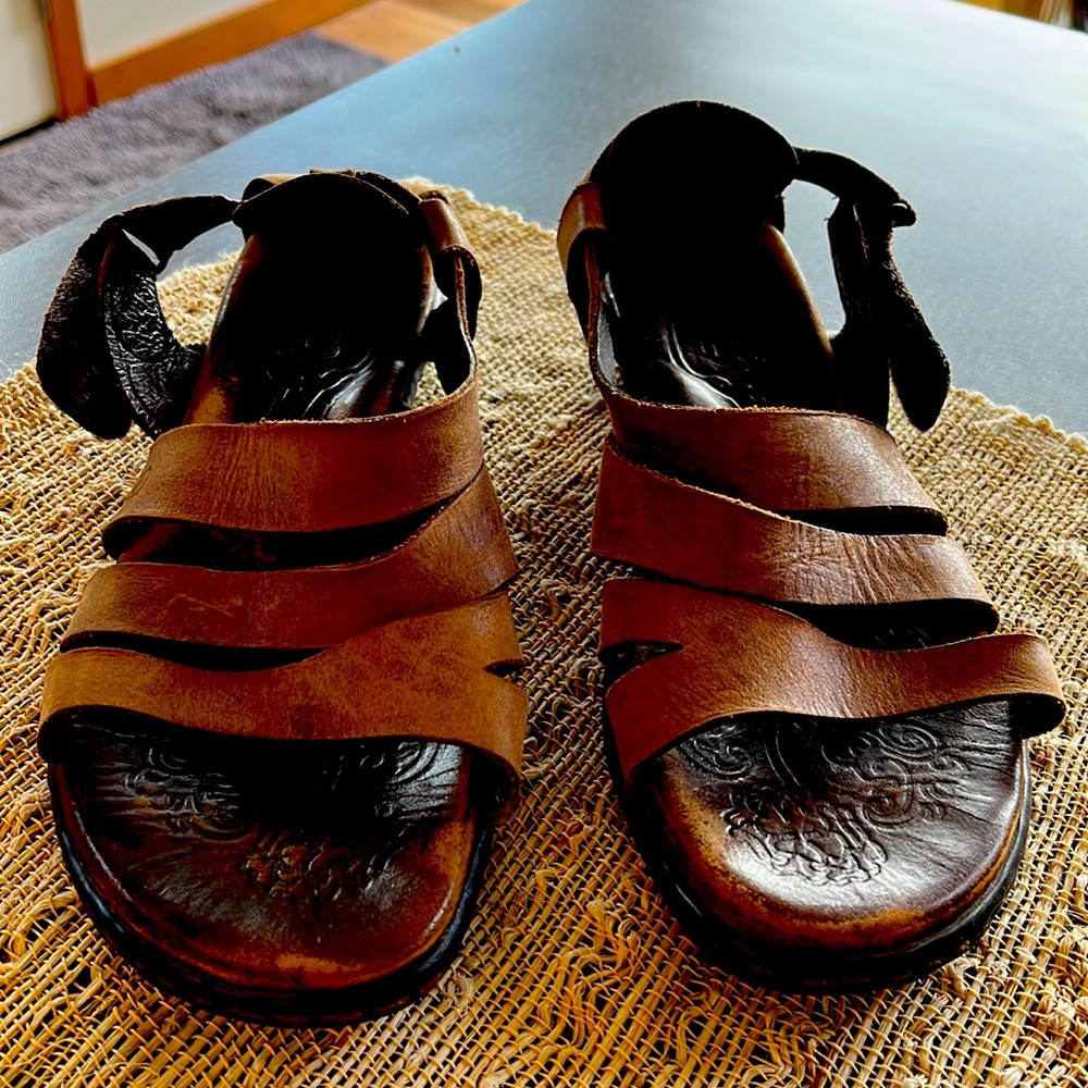 Born leather sandals